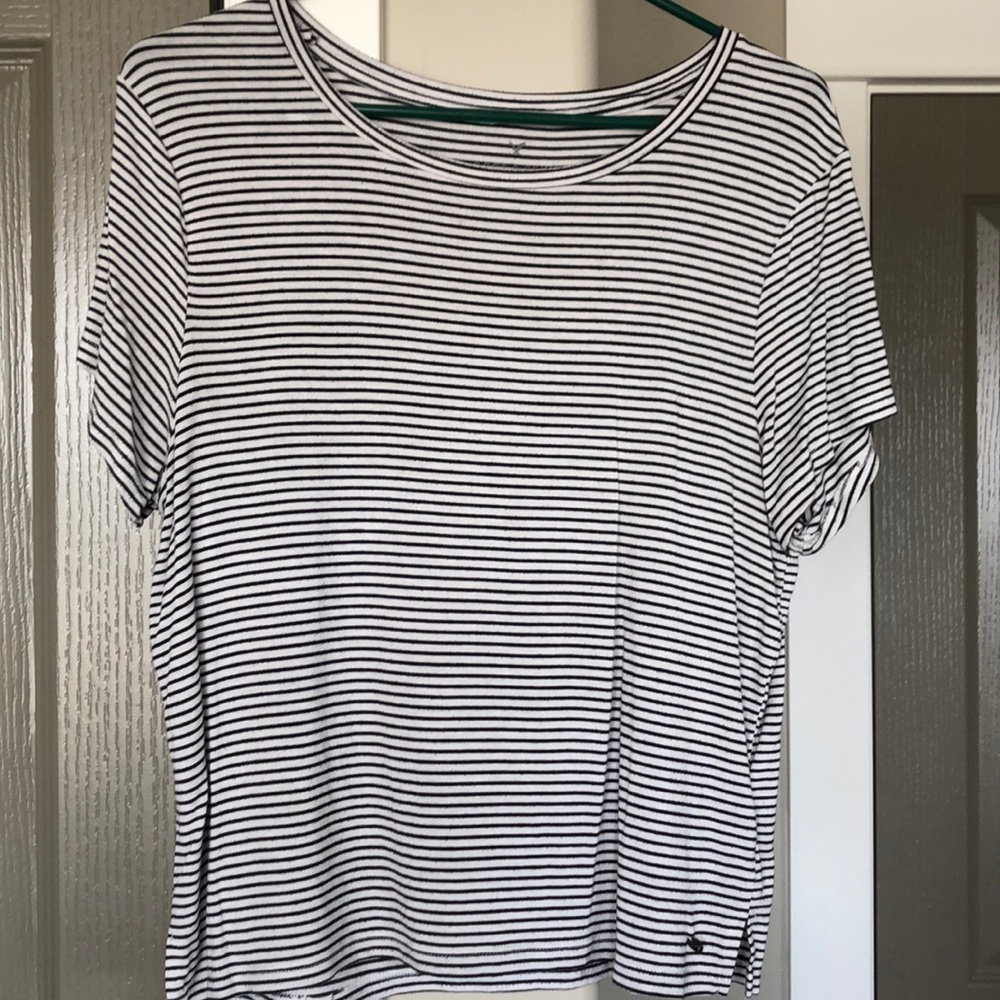 AEO black & white striped tee SIZE XL